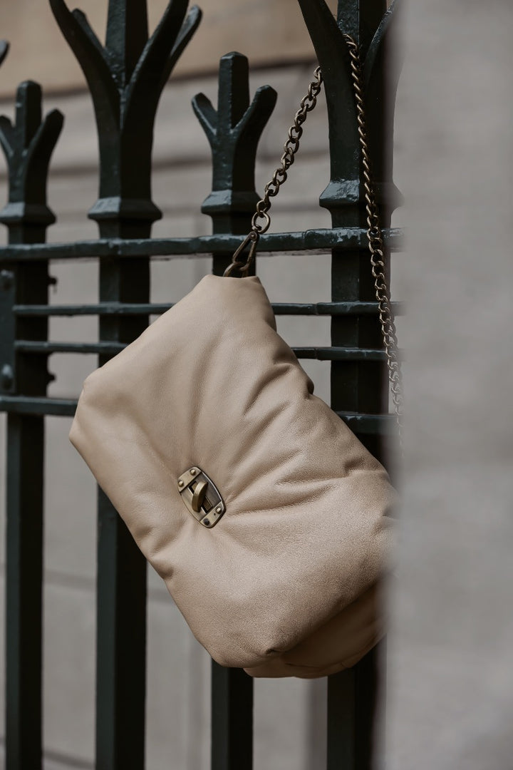 Chain Handle